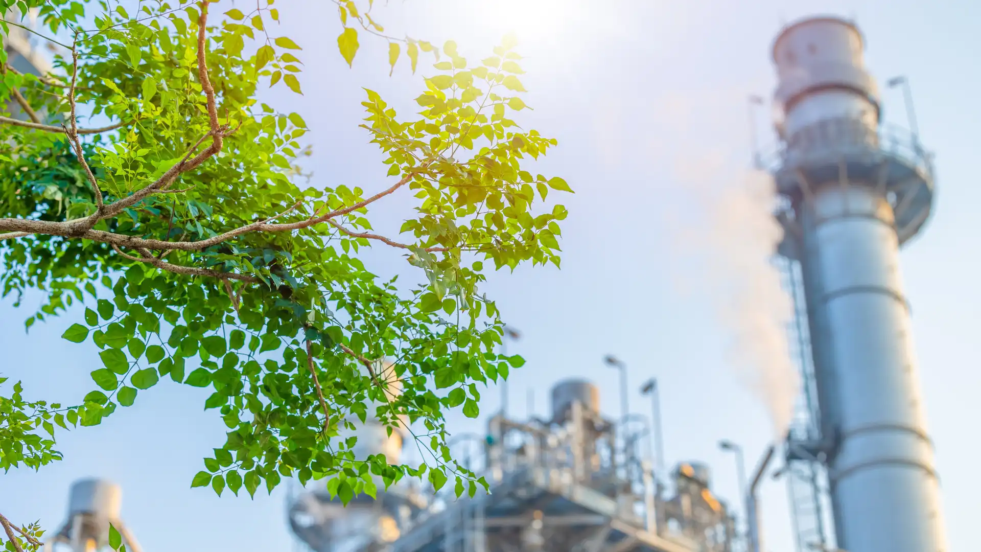 cladding-for-pressure-vessel-corrosion-reduces-refinery-emissions